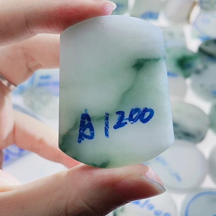 定制翡翠未镶嵌包工