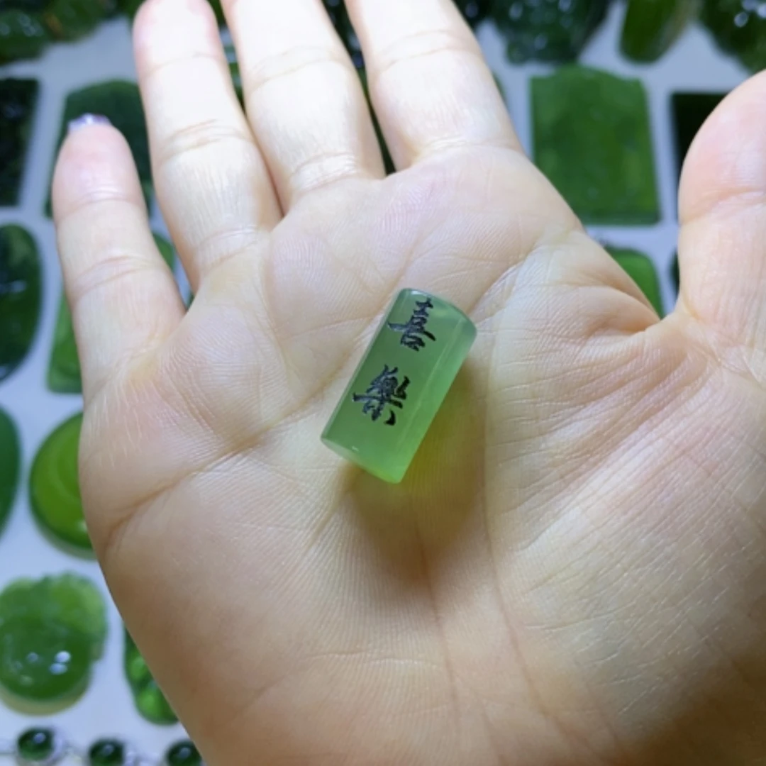 【闪购商品】蛇纹石玉颈饰未镶嵌