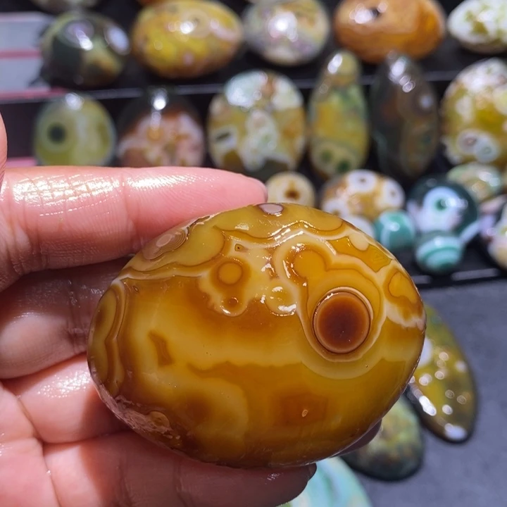 玛瑙/玉髓未镶嵌珠宝奇石56