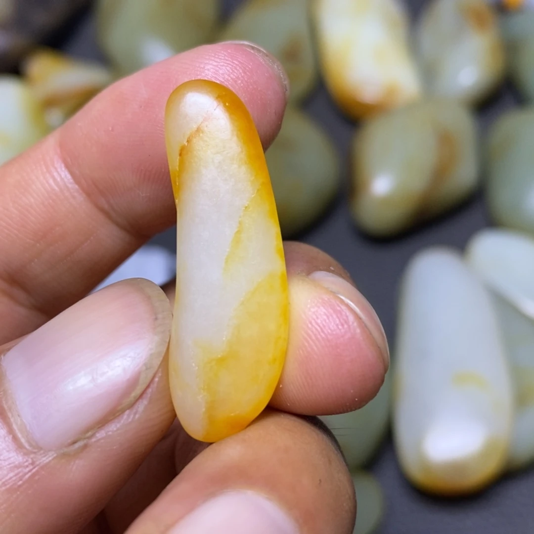未镶嵌和田玉（糖玉）挂件
