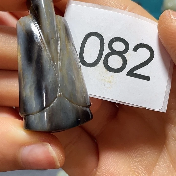 和田玉颈饰未镶嵌依*