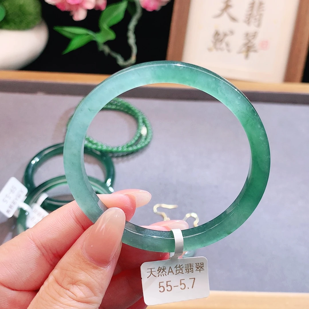 未镶嵌手镯(圆镯)翡翠