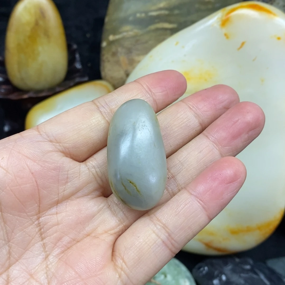 未镶嵌和田玉（糖玉）挂件