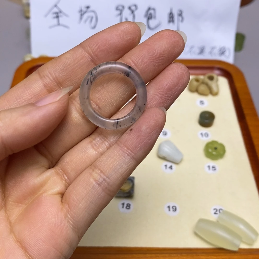 蛇纹石玉配饰合金中****柜