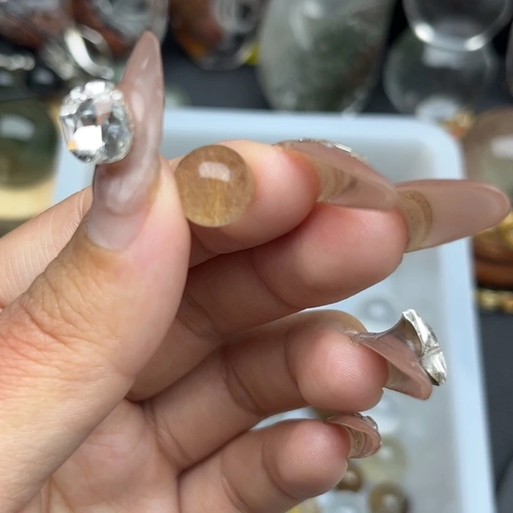 未镶嵌吊坠(赠链)水晶