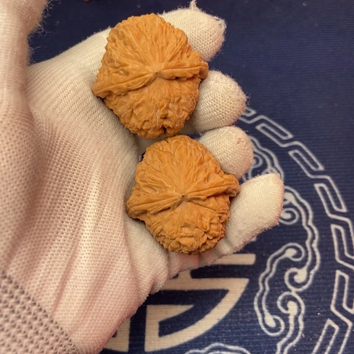 十***年核桃文玩核桃白狮子