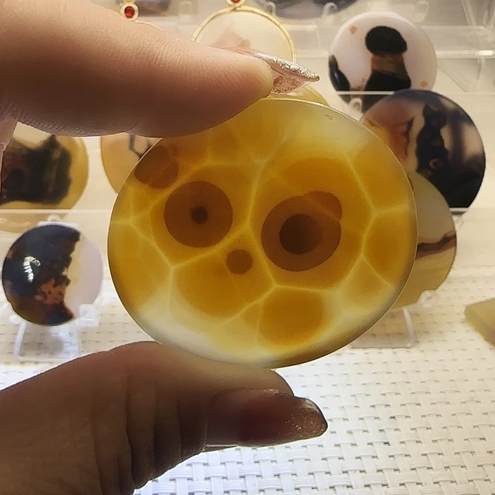 玛瑙/玉髓未镶嵌珠宝奇石