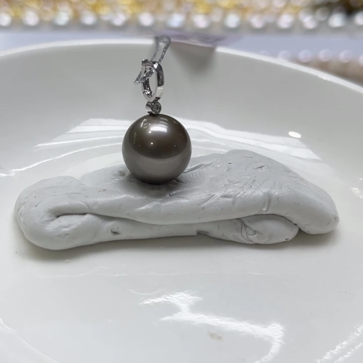 18K金镶嵌吊坠(不含链)海水珍珠10.8mm18号