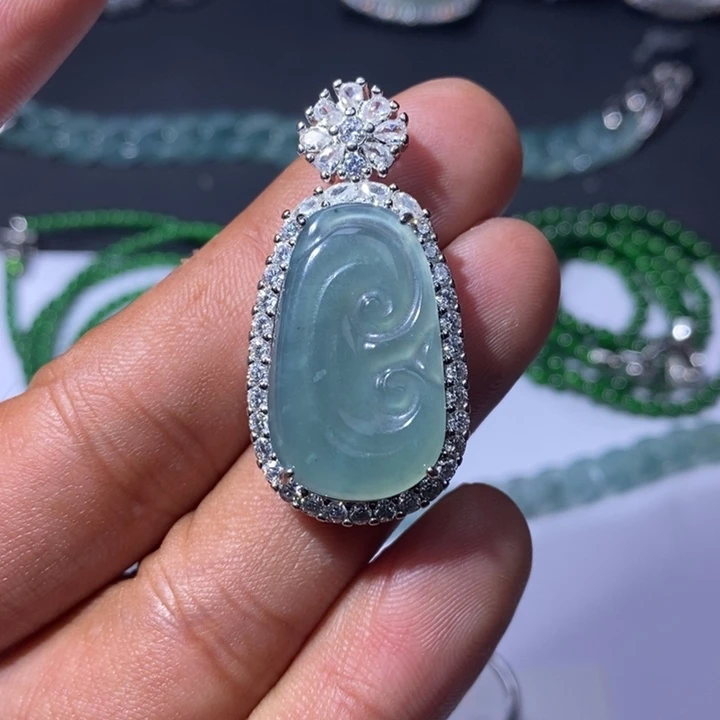 翡翠未镶嵌颈饰天然翡翠