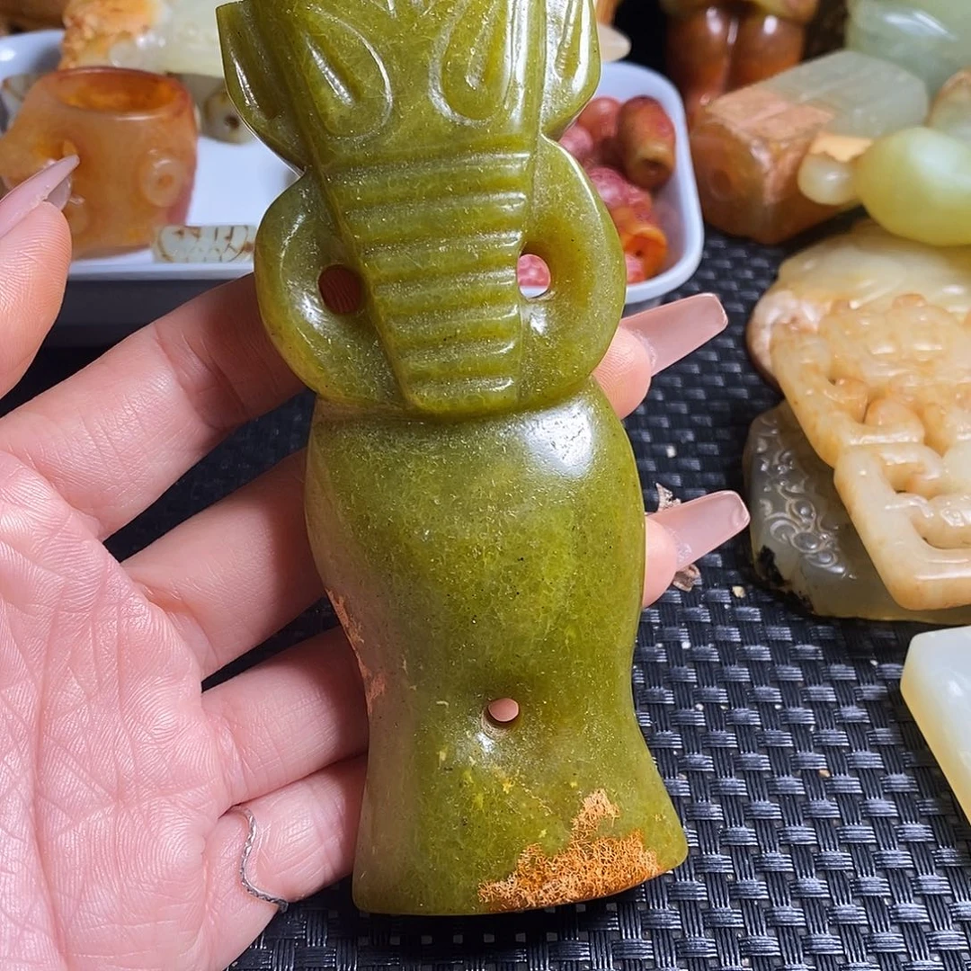 岫岩老玉（透闪石质玉）未镶嵌珠宝奇石