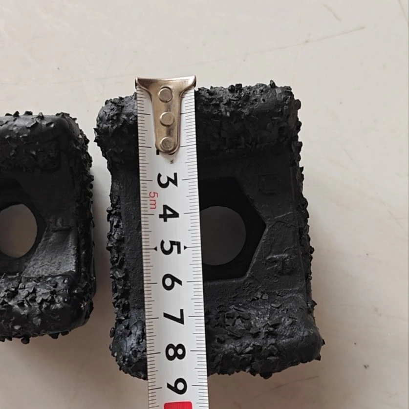 木材破碎机专用锤头高温淬火锻打合金颗粒高硬度耐磨配件