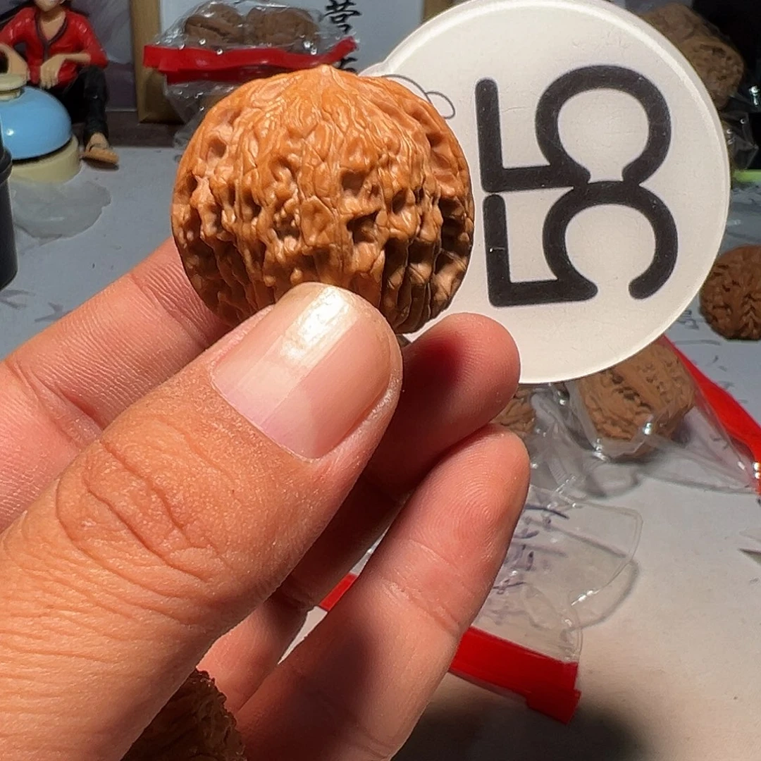 看***情文玩核桃，白色55号