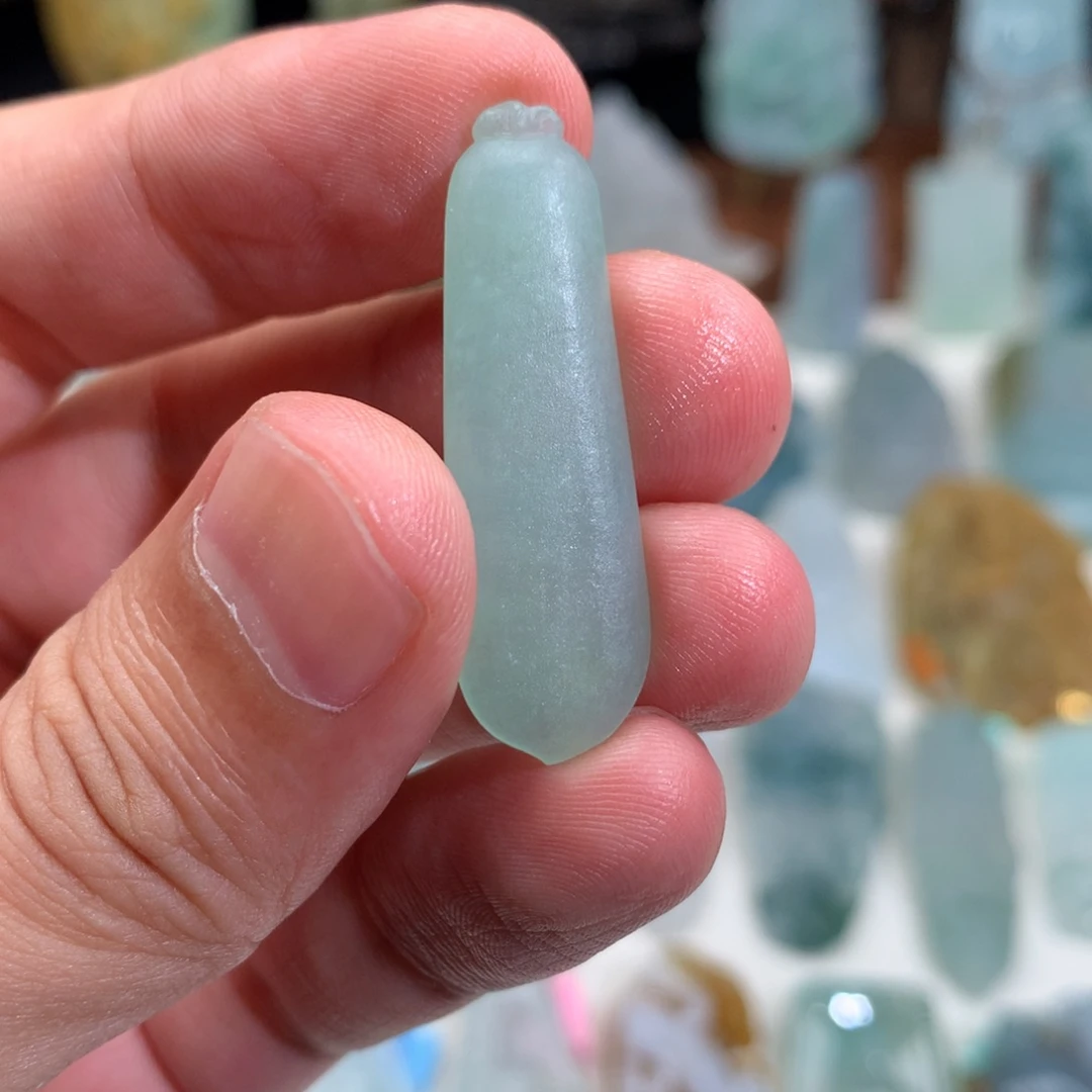 定制翡翠未镶嵌挂件