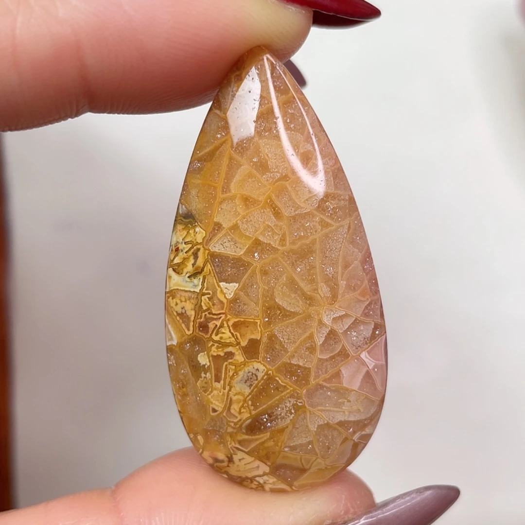 【闪购商品】未镶嵌吊坠(赠链)硅化玉