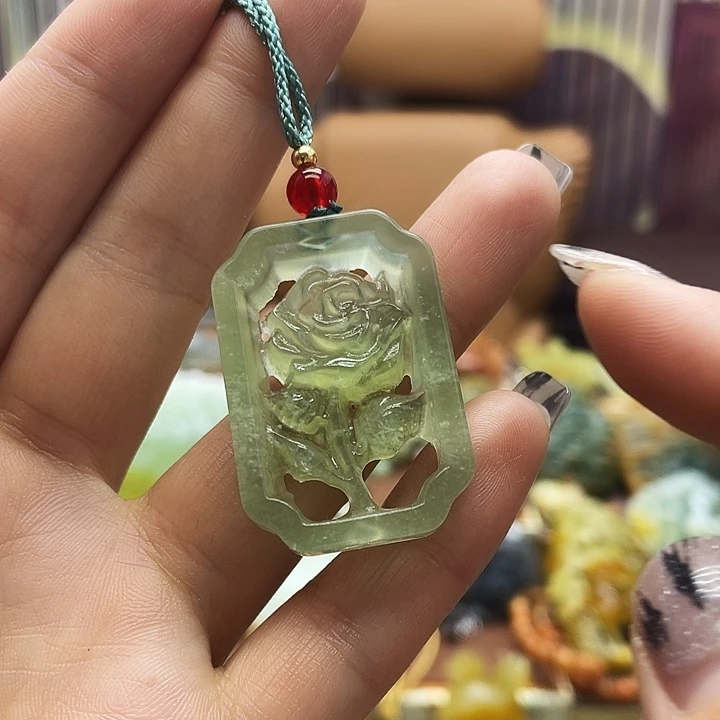 蛇纹石玉未镶嵌挂件