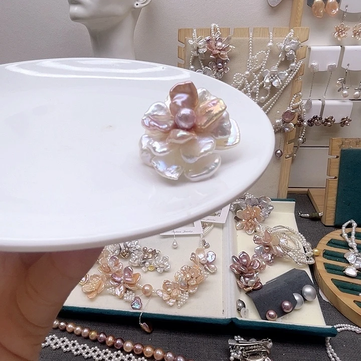 山羊皮丝绸珍珠花卡扣珍珠花