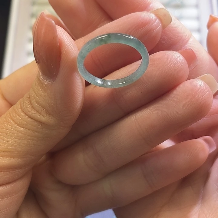 伊***人翡翠未镶嵌戒指翡翠