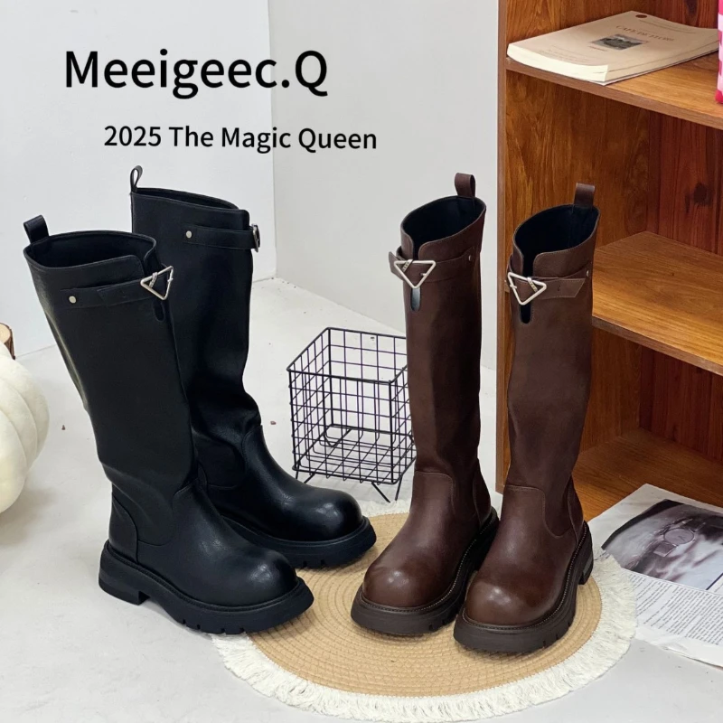 厚底三角标洋气轻便时装靴女2025秋季新款韩版休闲时尚长筒靴