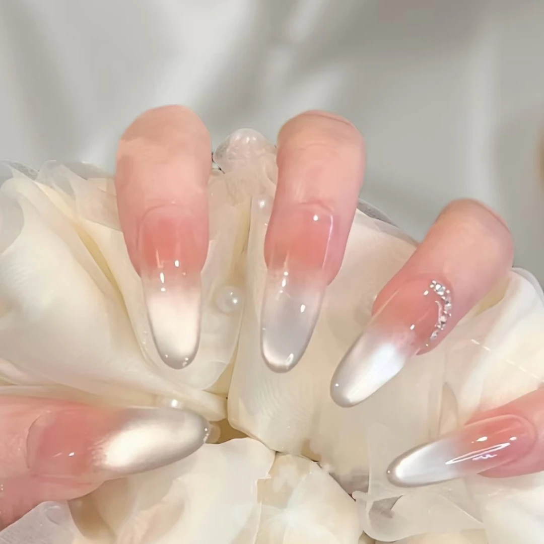 【白月光】猫眼长杏仁手工穿戴甲带钻爆闪高级感显白轻奢美甲贴片