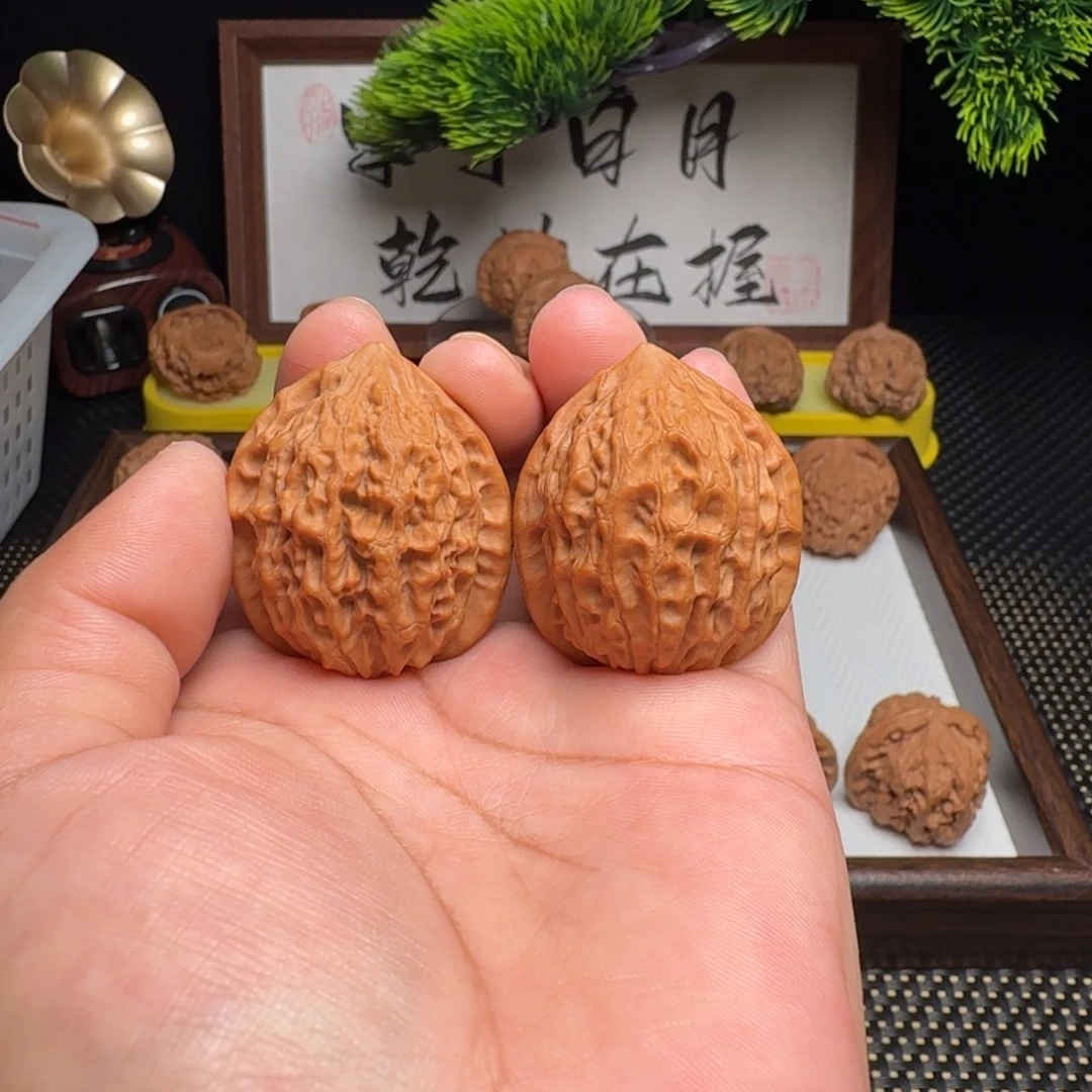 文玩核桃把件全品白茬金牛35尺