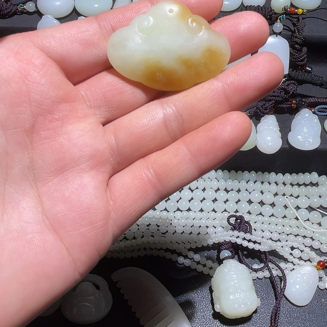 和田玉未镶嵌颈饰