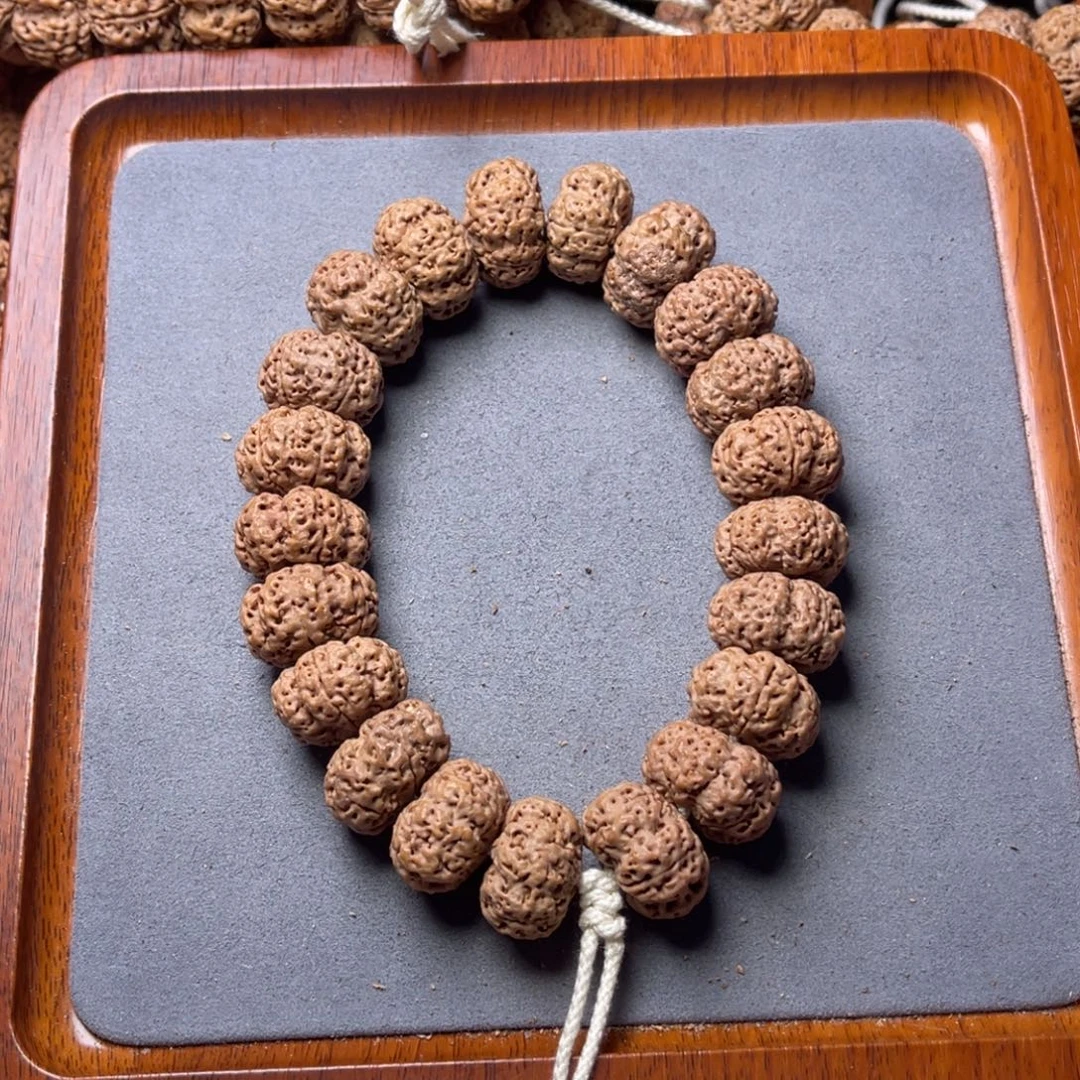 菩提籽类24号金刚菩提爆肉梁梅花夹板手持21