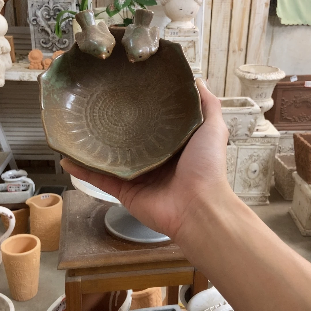 小鸟盘无孔。