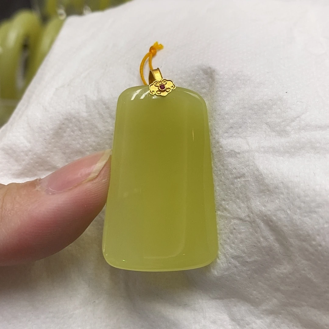 和田玉18K金镶嵌颈饰