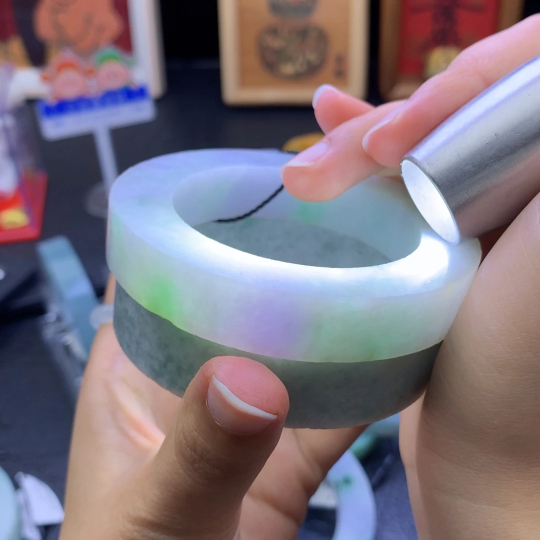 定制翡翠未镶嵌翡翠手镯