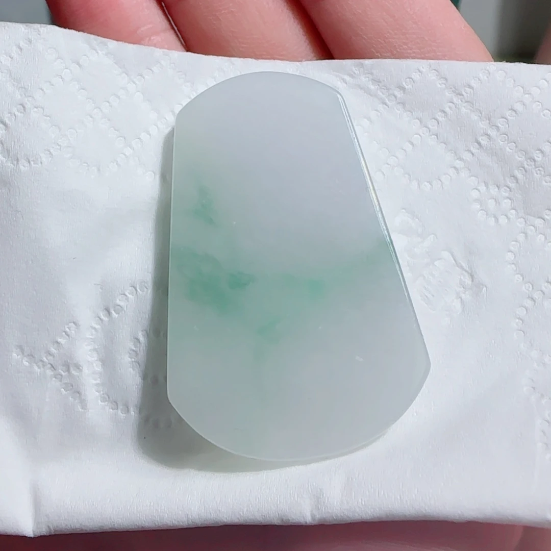 翡翠未镶嵌颈饰无事牌