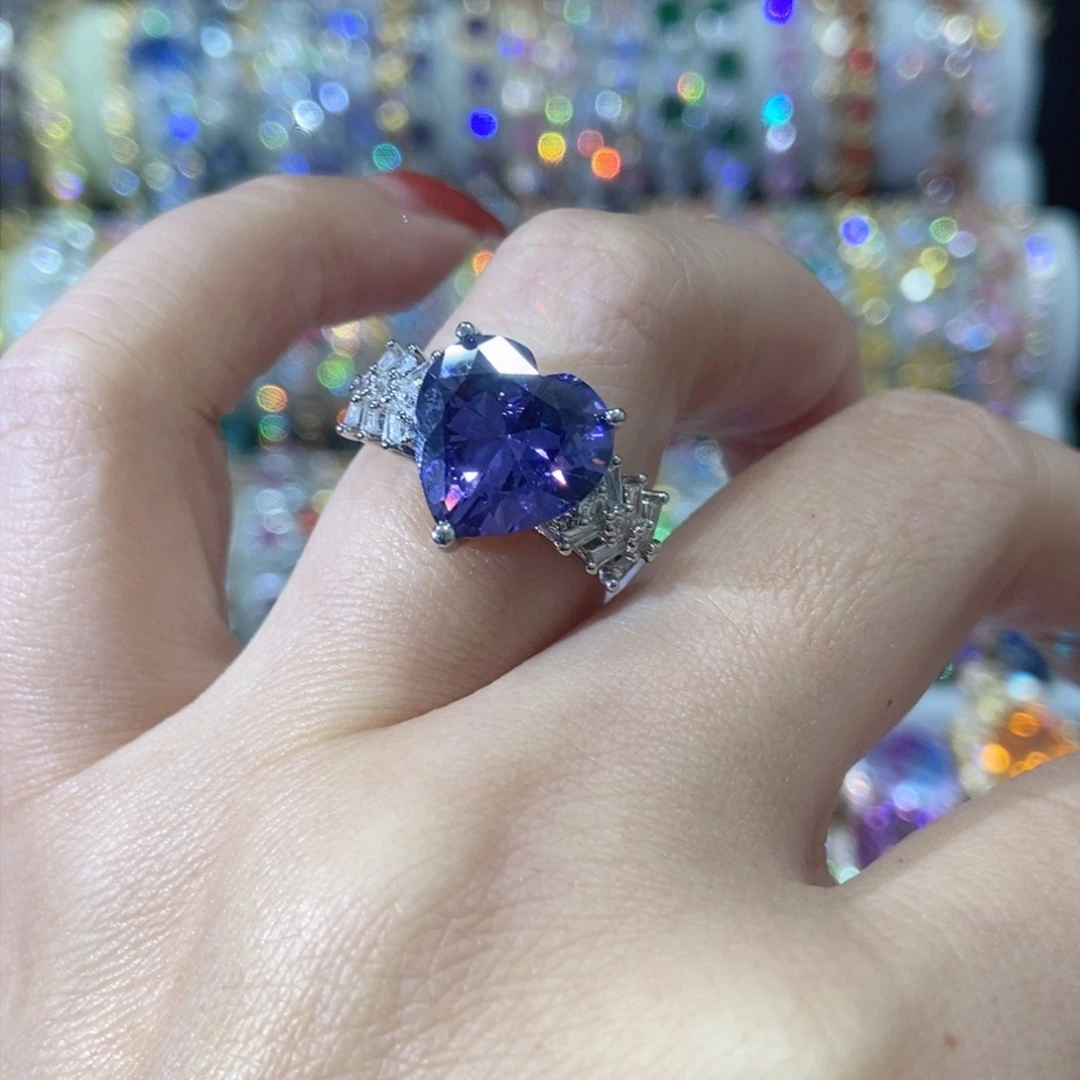 66锆石（处理）戒指