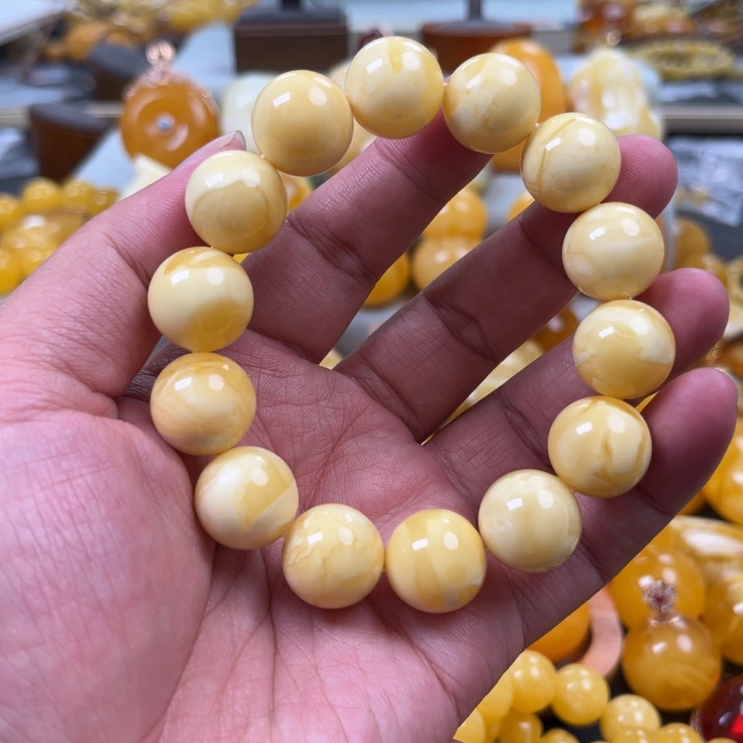 蜜蜡未镶嵌珠宝奇石