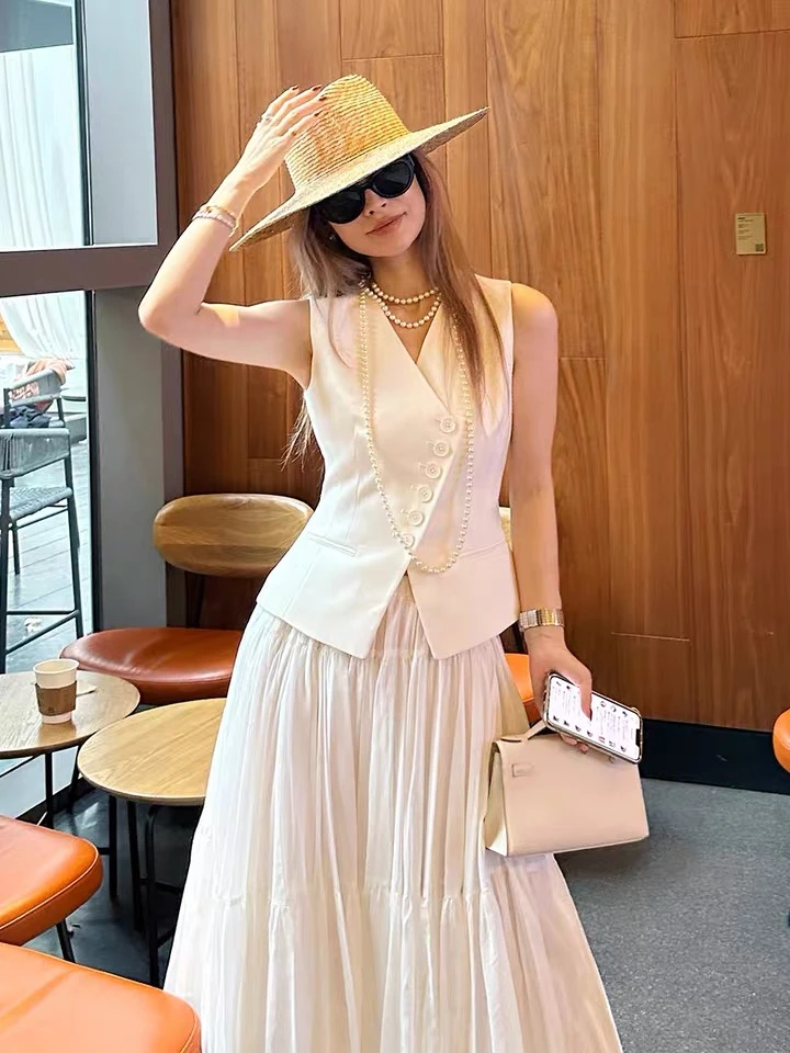 时尚女士丝毛马甲