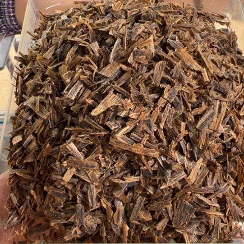 沉香摆件乌身红土沉水20克多样性发1份