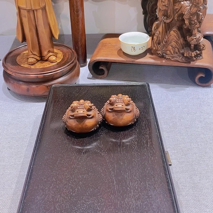 花梨木类吃****干黄杨木金蟾一对