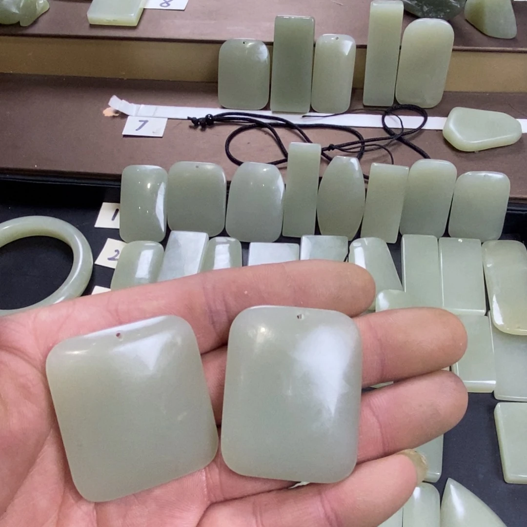 颈饰未镶嵌和田玉上*027