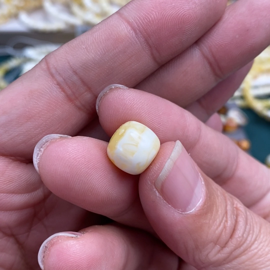 琥珀裸石未镶嵌咬***着12+老型