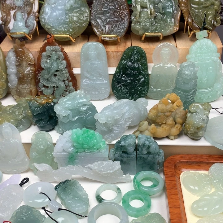 颈饰未镶嵌翡翠陈****下