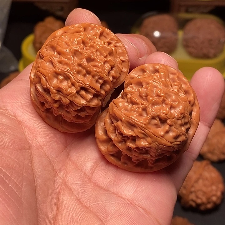 落***起文玩核桃吊坠44尺，宫灯