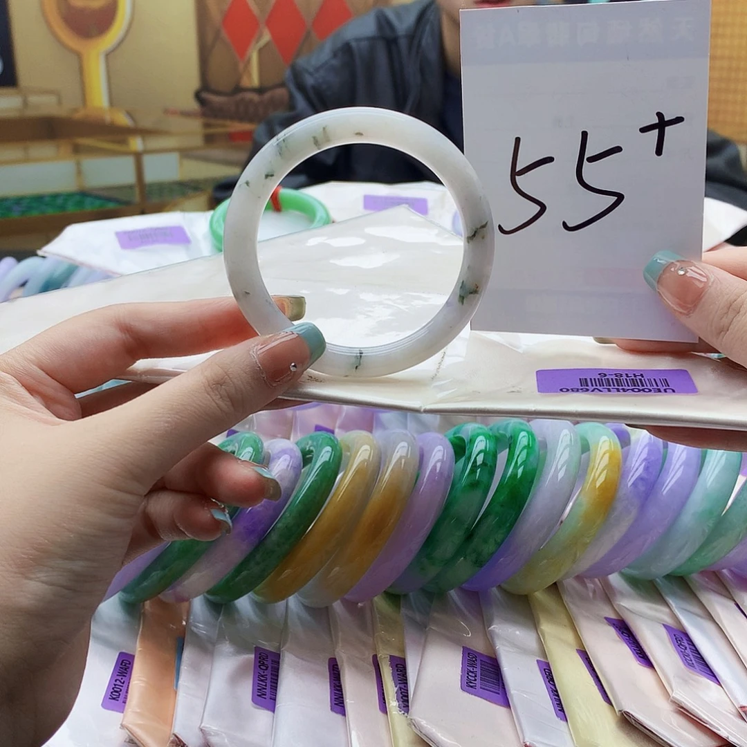 翡翠未镶嵌手镯uj