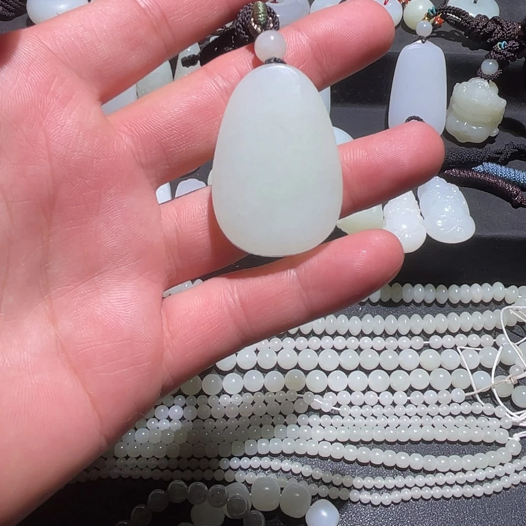 和田玉未镶嵌颈饰