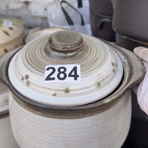 泥塑砂锅一只微瑕品