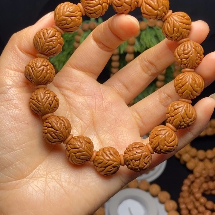 秦岭龙纹桃核手串