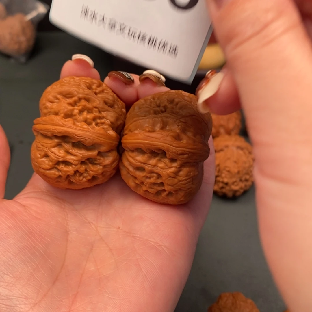 文玩核桃把件350      336