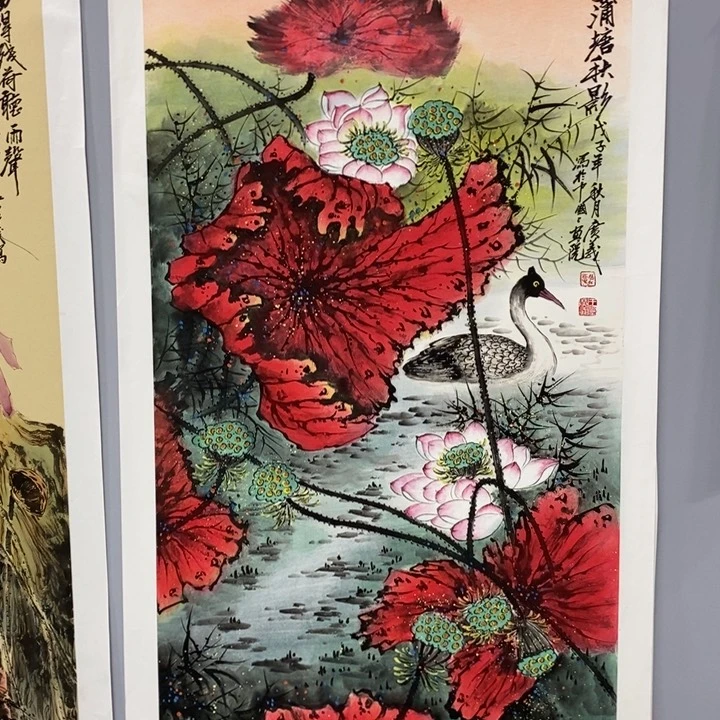 手绘作品等多种形式进行
