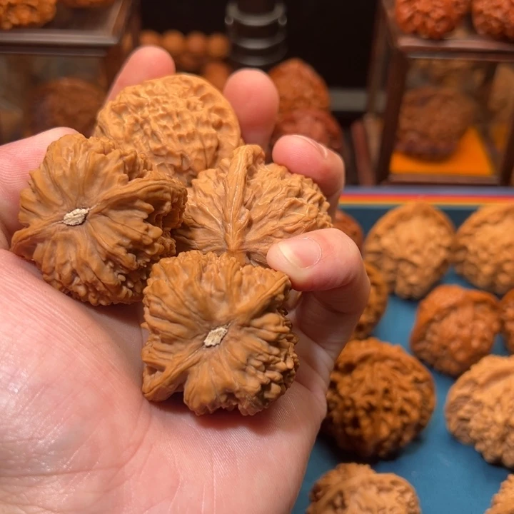 张***8桃核吊坠哥哥哥哥哥哥