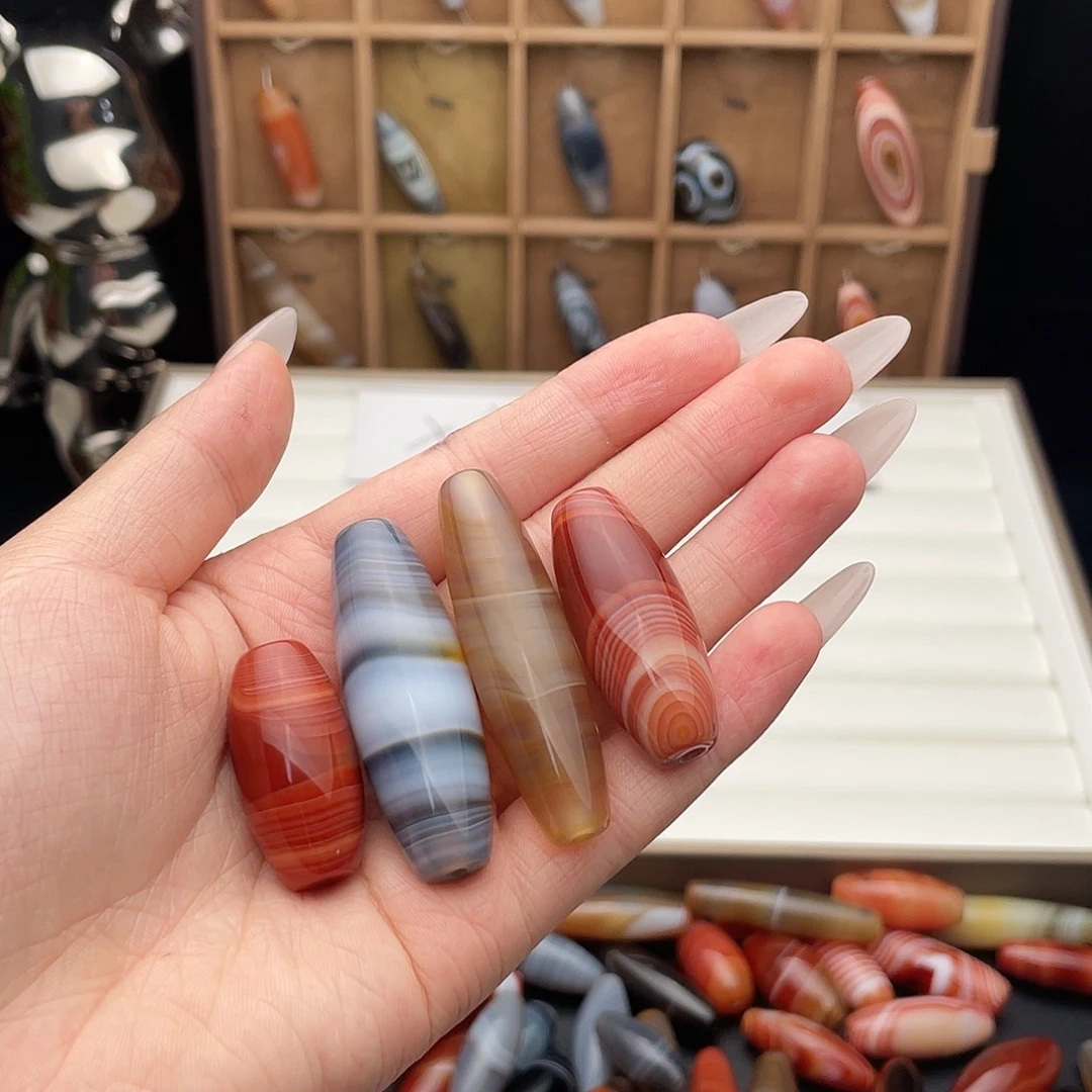 玛瑙/玉髓颈饰合金三****子