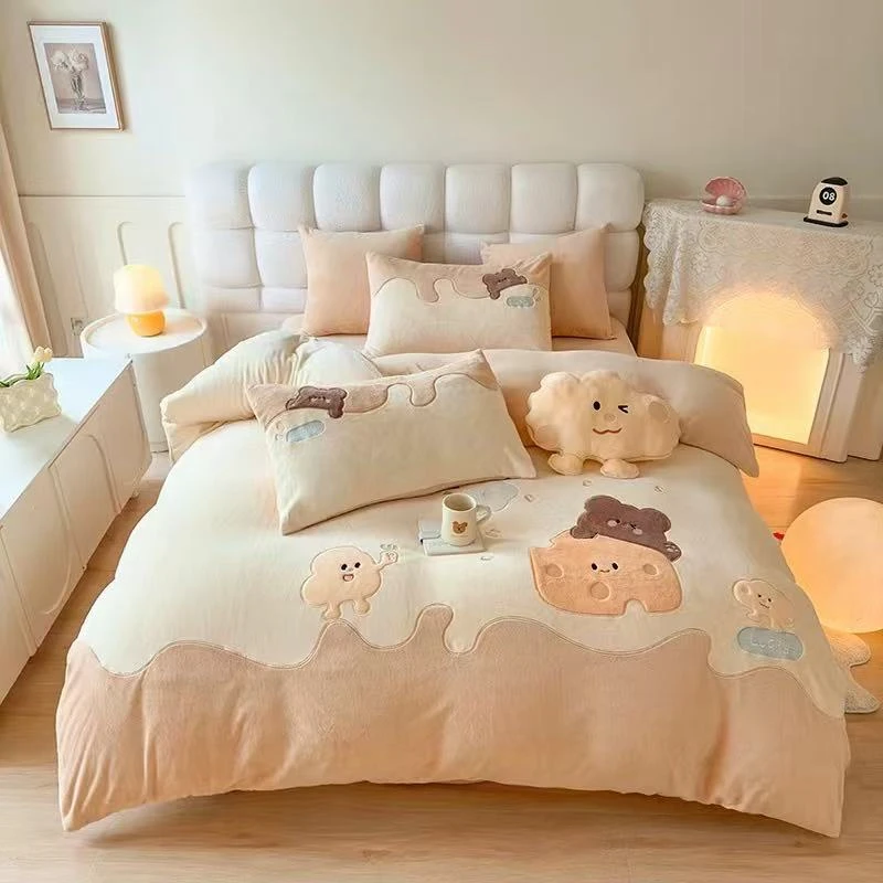 【暖冬新品】超柔卡通贴布绣牛奶绒四件套-芝士熊