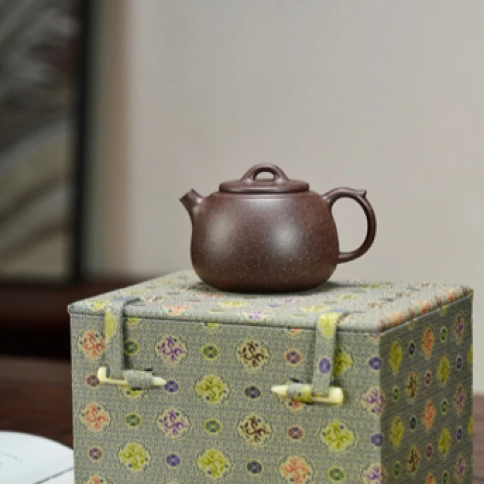 手印紫砂原矿紫泥紫茄泥巨轮壶170cc精工半手实用器