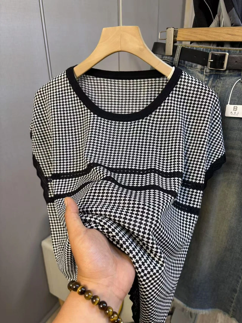 《喜乐平安》新款夏季格子针织短袖女